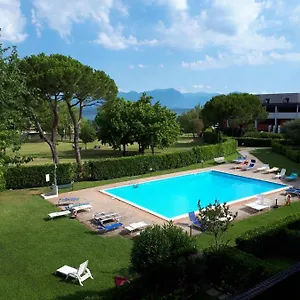 Appartamento Con Piscina Il Glicine Sul Garda, Desenzano del Garda