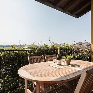 Appartamento Gardappartamenti Cascinale Pool, Desenzano del Garda